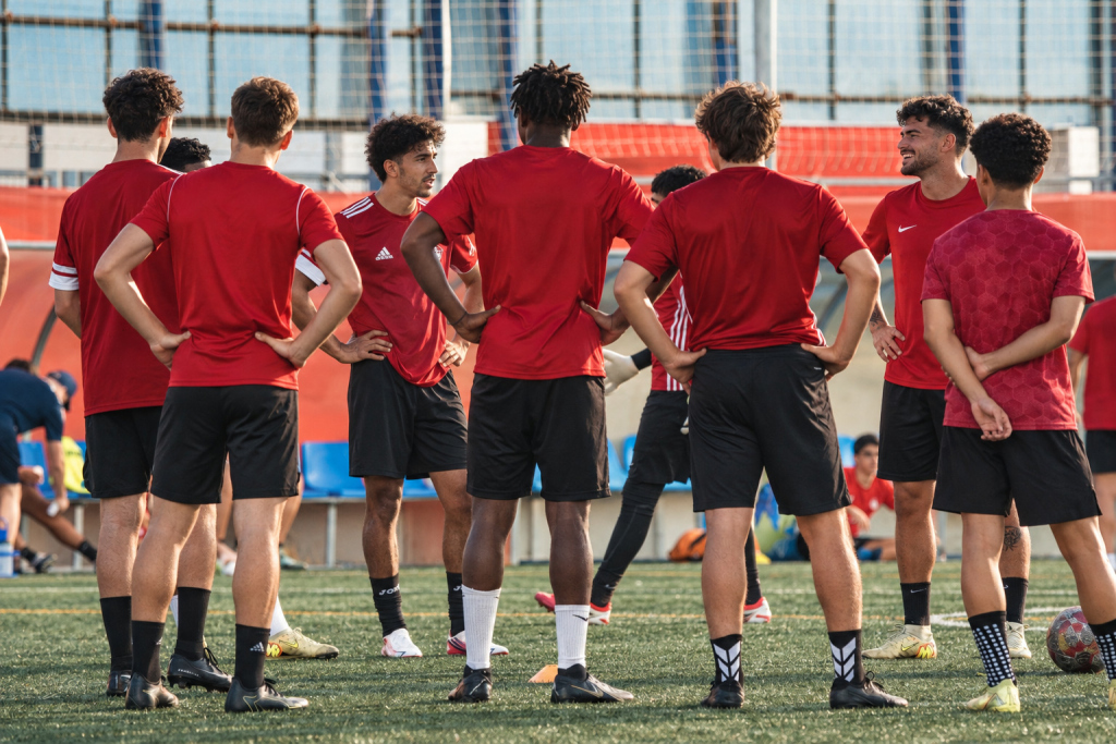 how to get an opportunity in a spanish football club